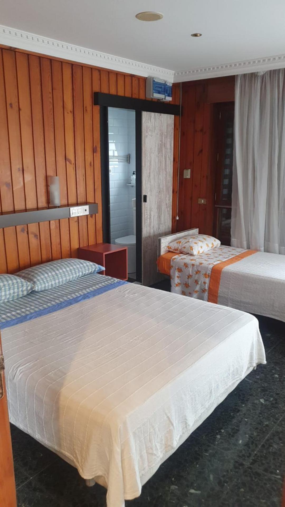 Pension ** Abaca Gijon Exterior photo